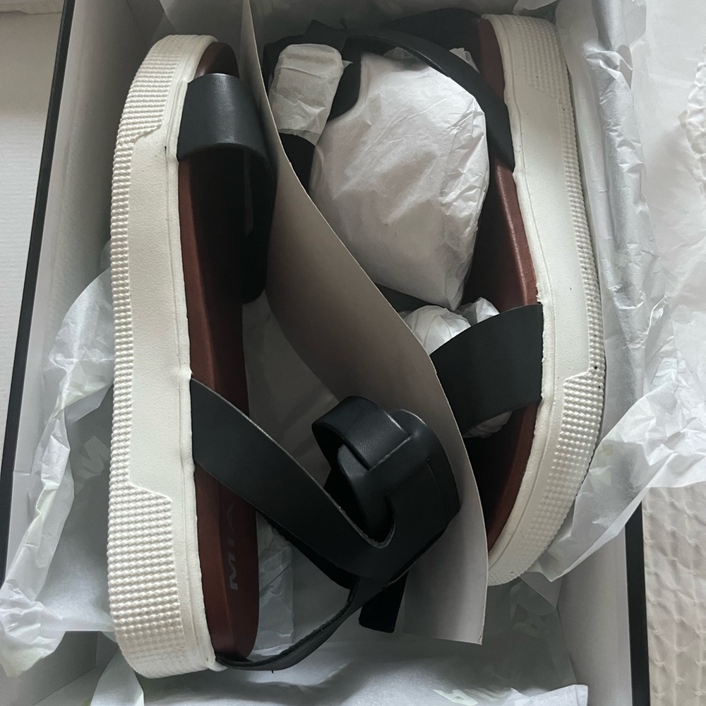 Women’s Black and White Mia Sandals